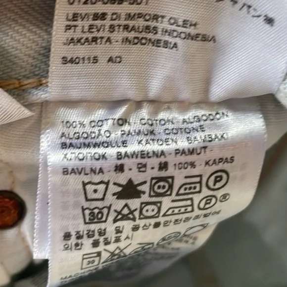 Levi’s 501 Distressed Light Wash Shorts - Picture 7 of 9